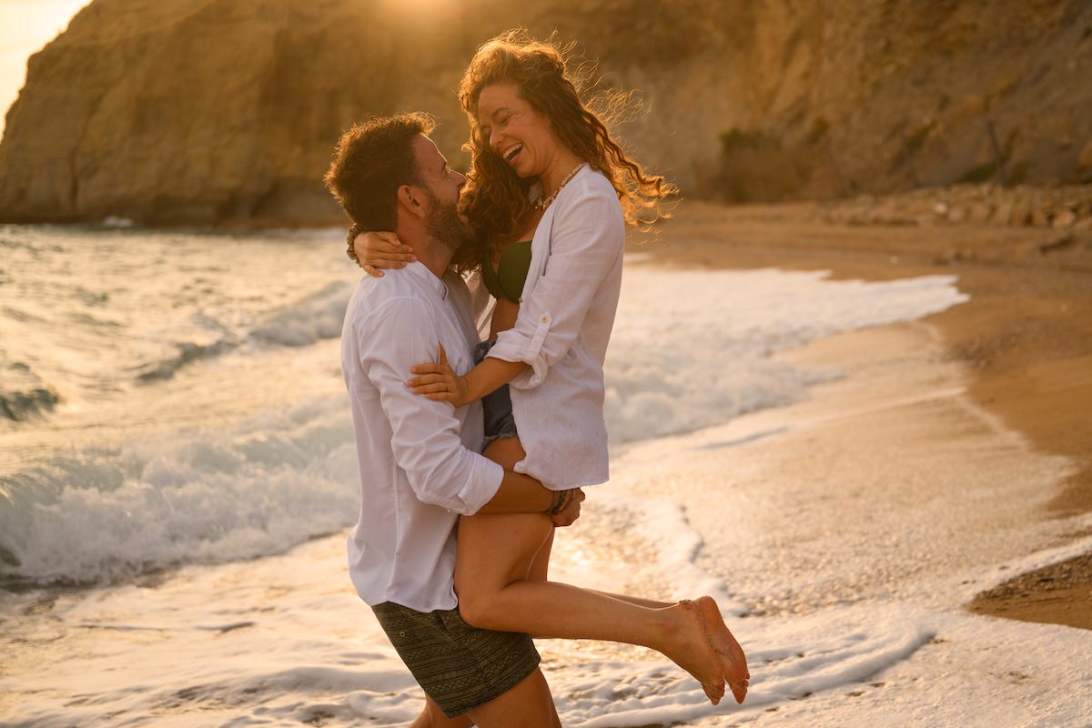 Adri y Carmen en su sesión de fotos de pareja en Villajoyosa