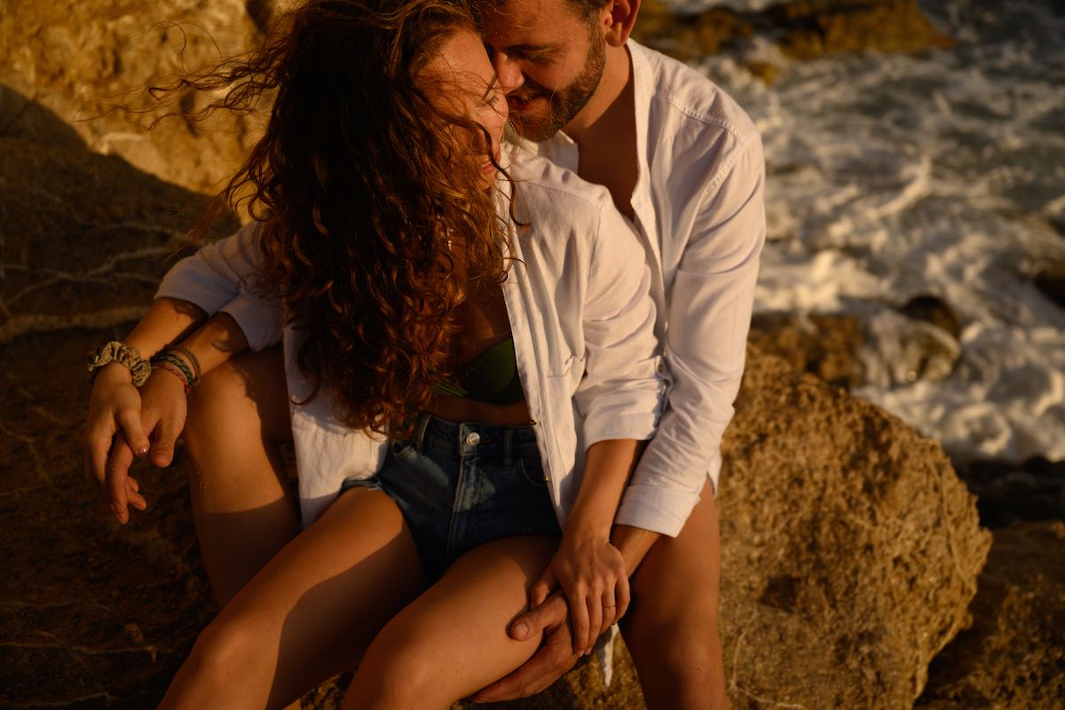 Adri y Carmen en su sesión de fotos de pareja en Villajoyosa